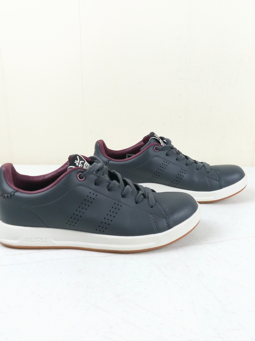 Kuru Roam Women's Classic Court Sneakers Size 7 Gray Leather Lace Up